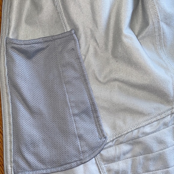 The North Face - EUC Women's Gray Jacket - Size Small - Picture 9 of 13